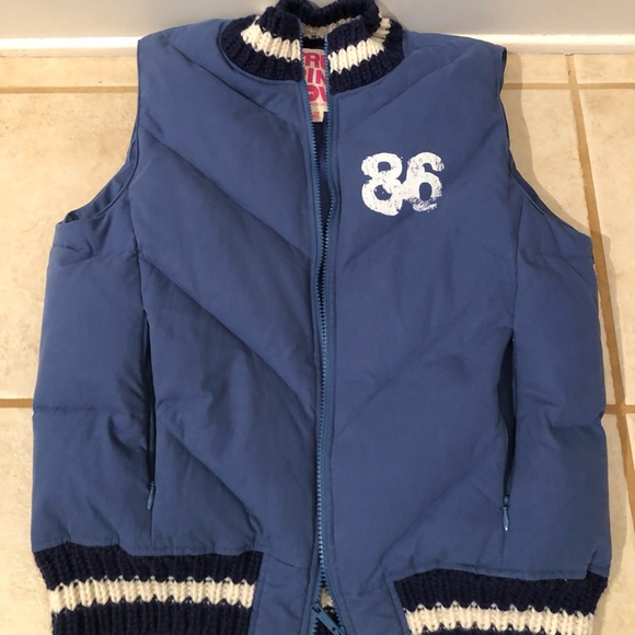 PINK Victoria's Secret Jackets & Blazers - 🥶 ❄️ Super warm puffer vest!
